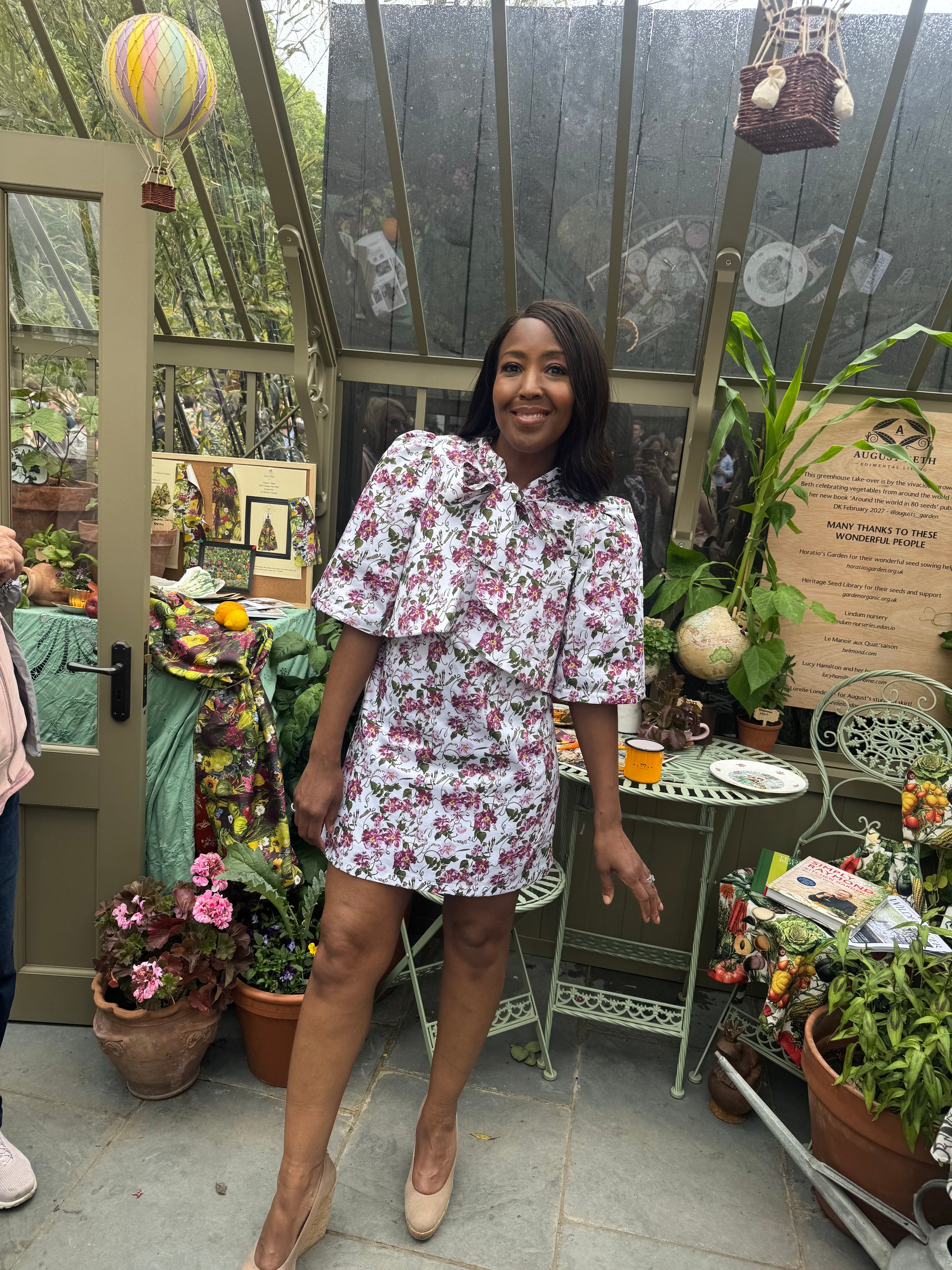 Angellica Bell on the BBC presenting RHS Chelsea  Flower show 2026 Episode 9 on Iplayer What was Angellica Bell wearing on Friday 22nd May 2026 to present the Chelsea Flower Show. Gorgeous Floral print inspired by The Kings Rose. Pink and white floral print. Hand drawn made in theUk onto organic natural fibres. Lorelei London Sustainable brand.